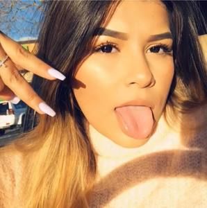 Meet your Posher, Valeria